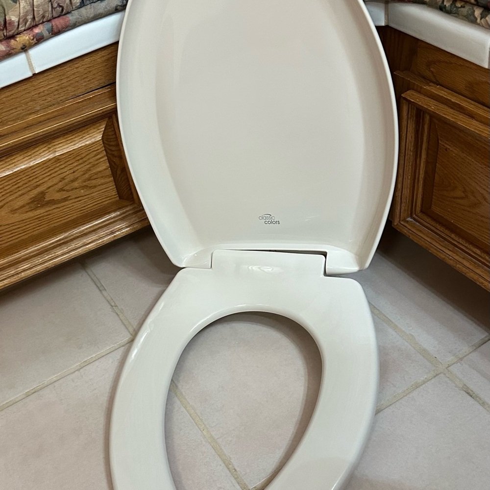 Bemis Classic Colors soft close elongated toilet seat blush color